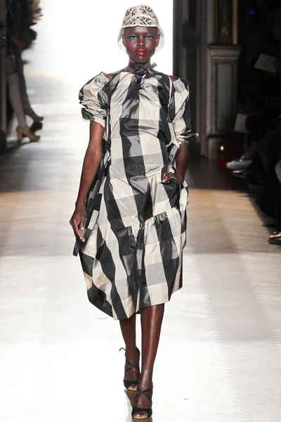 Look 50